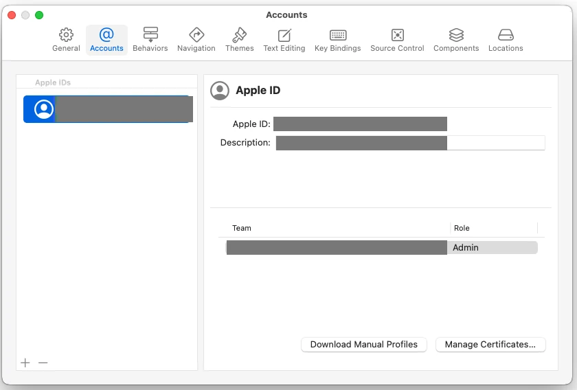 Xcode 的 Accounts 页面显示已登录开发者账号